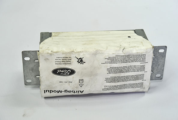 FORD TRANSİT 120 - 120 V ÇIKMA PARÇA SAĞ DİREKSİYON AİRBAGİ